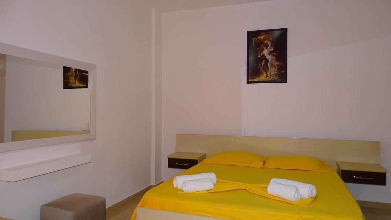 Hotel Arsenal كساميل المظهر الخارجي الصورة